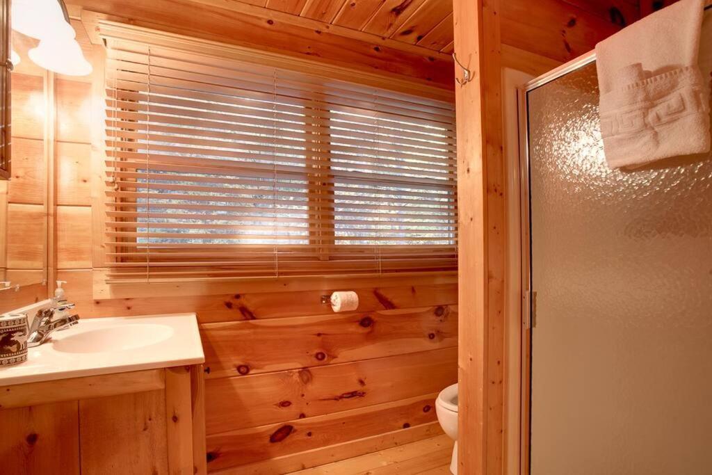 Brave Eagle Cabin Sevierville Habitación foto